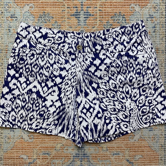 Lilly Pulitzer Kelly Stretch Short Bright Navy Pineapple Party Size 4 Beach - Picture 1 of 7